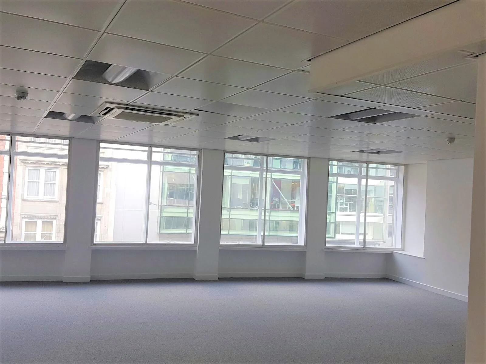 Servicing Air-conditioning | High Holborn Office Block - 7