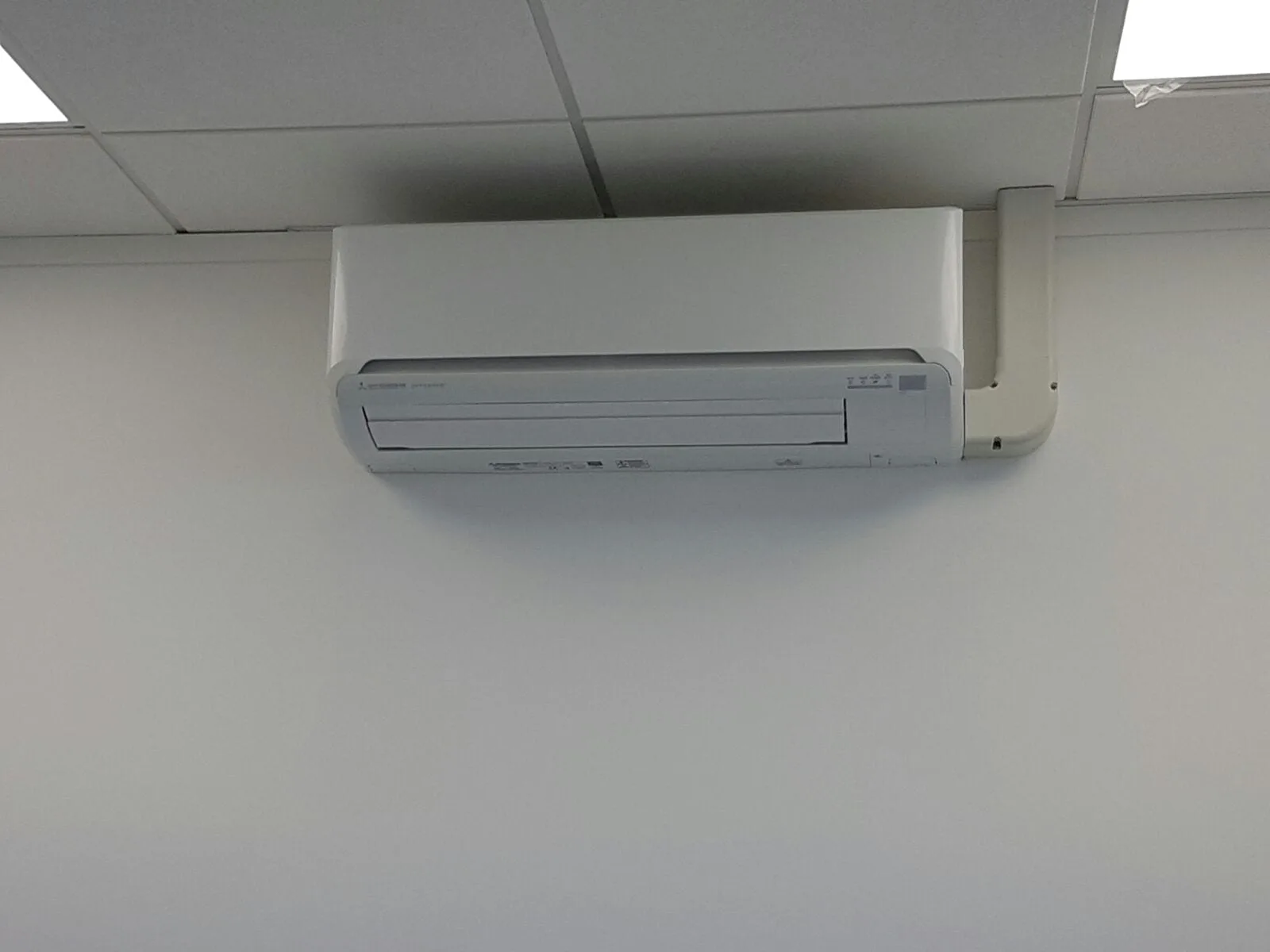 Kew Bridge Piazza: Mitsubishi Air-conditioning Installation - 4