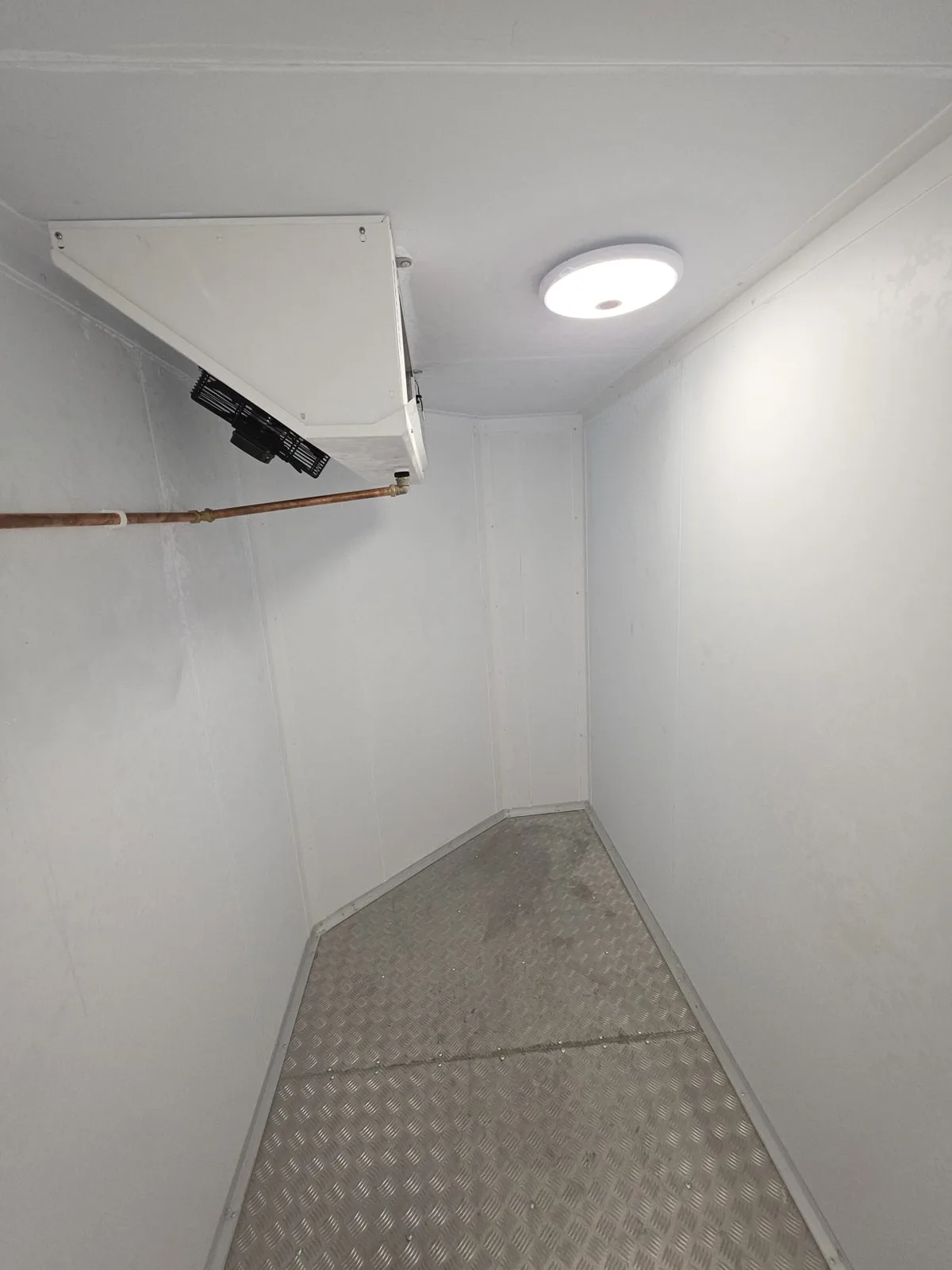 KFC Acton Vale: Walk-In Chiller and Freezer Installation - 5