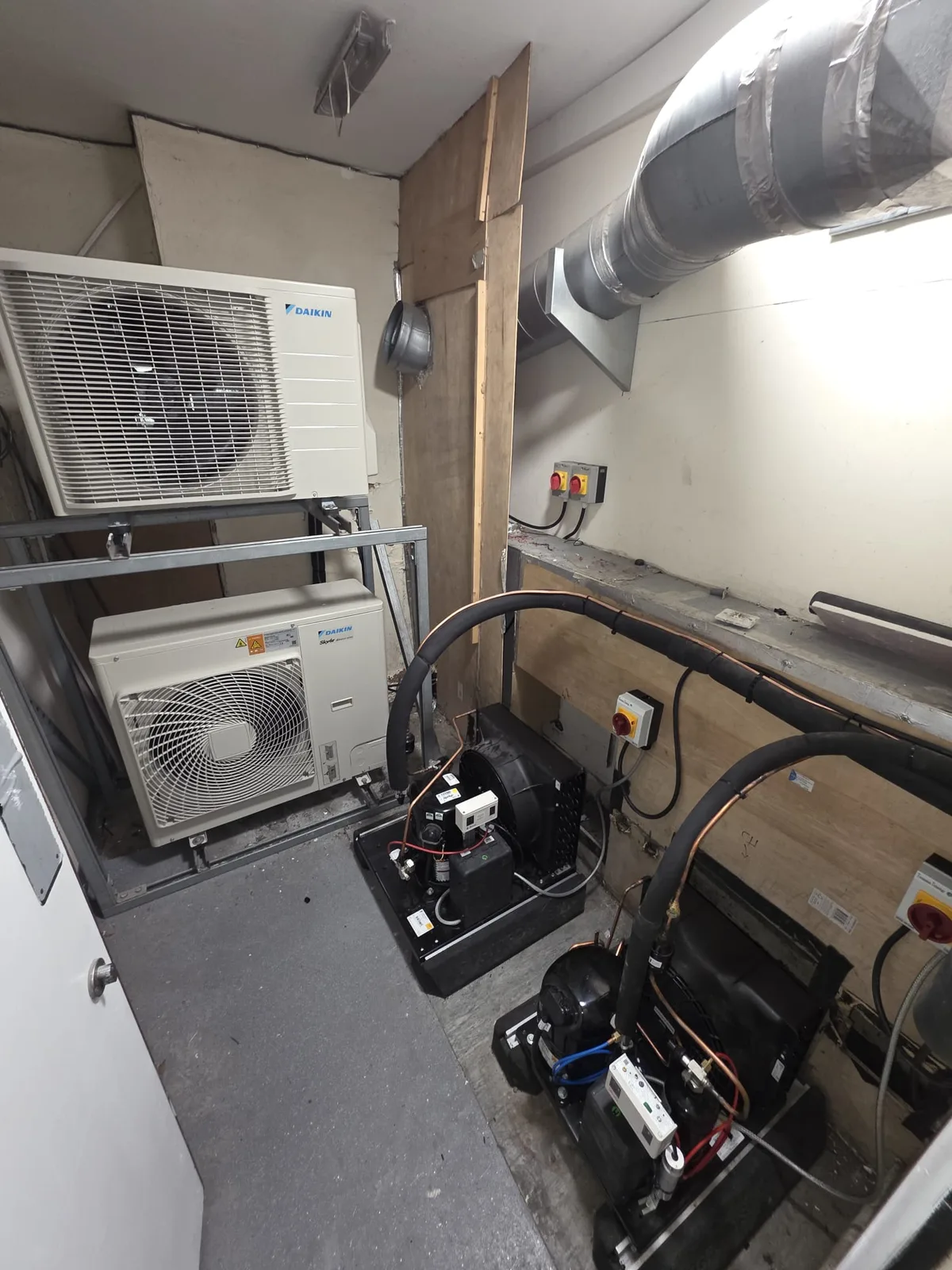 KFC Acton Vale: Walk-In Chiller and Freezer Installation - 6